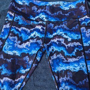 CVG Storm Tie Dye Capri XXL Excellent Condition!